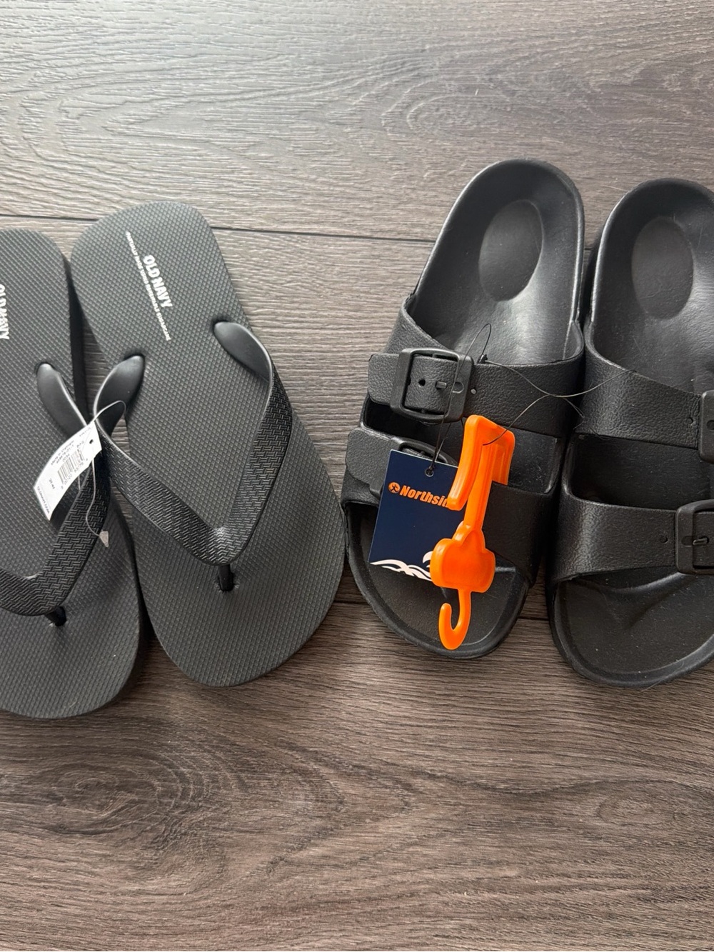 NWT boys 2pc lot Old Navy flip flops sz 3-4 Northside rubber water sandals